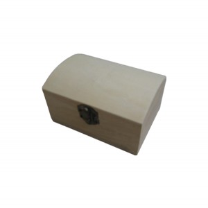 Ξύλινο αλουστράριστο κουτάκι σε σχήμα μπαούλου 20601305