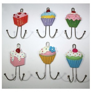 Μεταλλική κρεμάστρα Cupcake με 2 γαντζάκια 70603231
