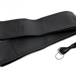 Amio - Δερμάτινο Ραφτό Κάλυμμα Τιμονιού Μαύρο 43-45cm για ανανέωση φθαρμένου τιμονιού και σταθερό κράτημα με εργοστασιακή εφαρμογή - 1 Τεμ. (01763/AM)